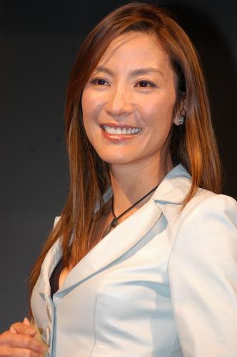 强入女明星_女明星豪门婚姻幸福吗_女明星嫁入豪门经历