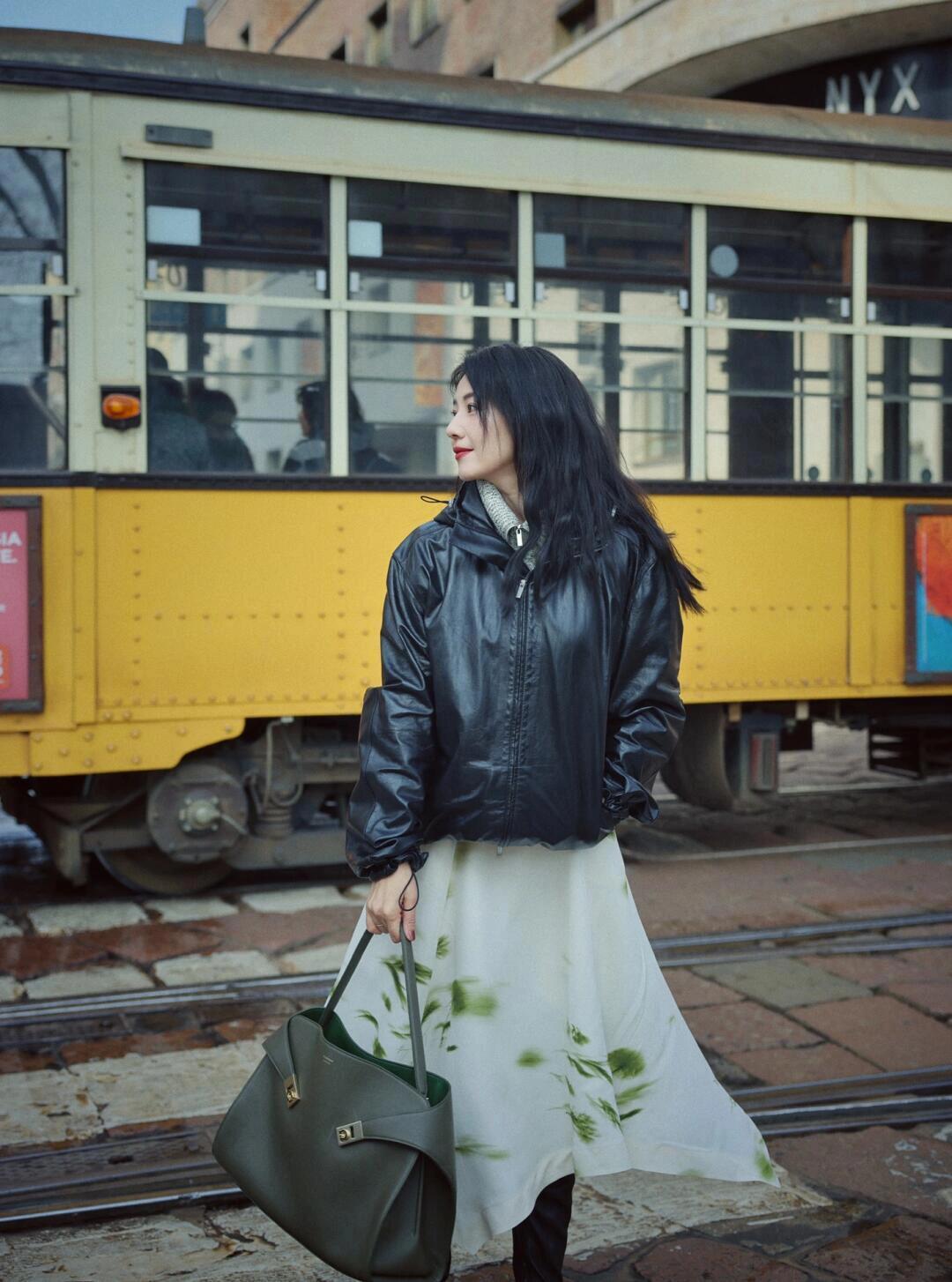 中年女性高圆圆时髦穿搭_中国中年女明星_中年女性杨幂时髦穿搭