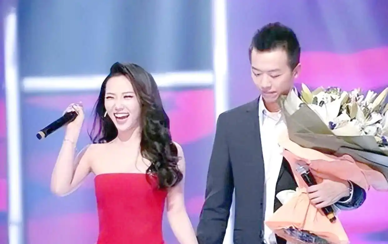 网红马诺八卦- 从爱情盛宴到流量骗局：《非诚勿扰》的真正故事