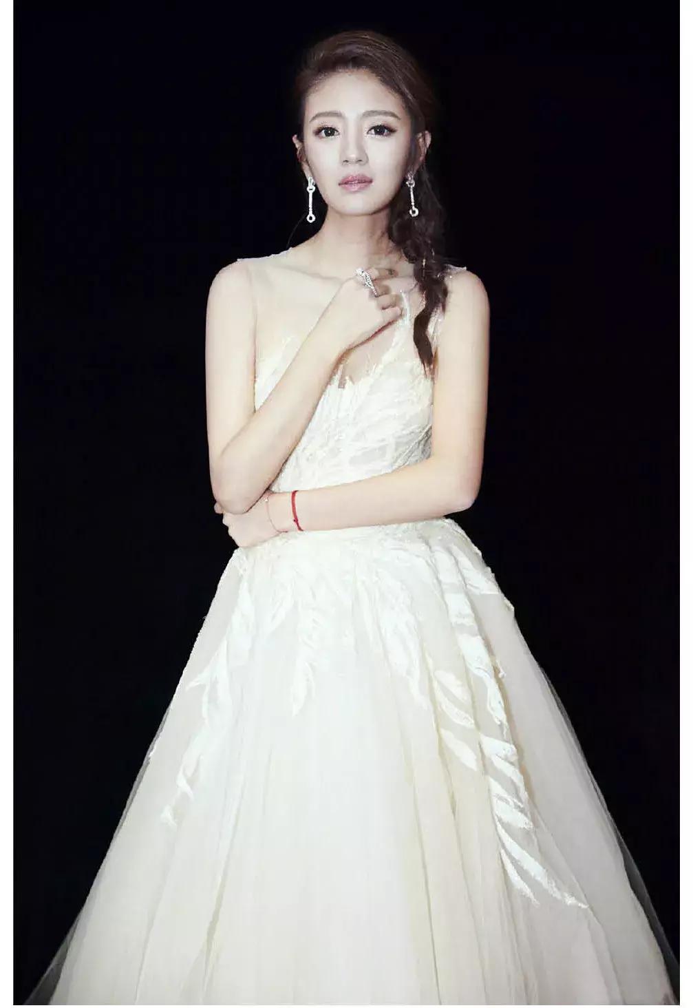 安以轩 独孤天下 小叮当_安以轩进娱乐圈时间